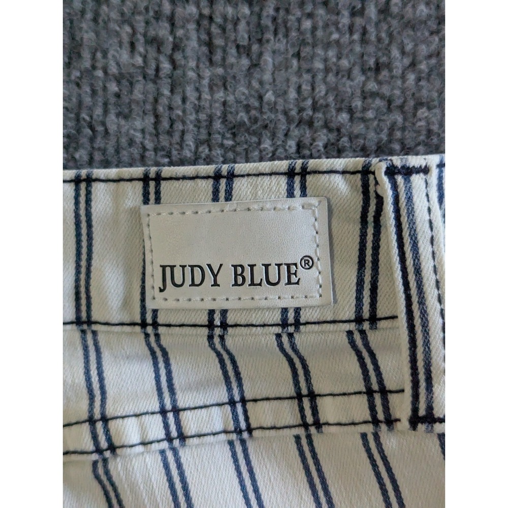 Judy Blue Super Flare High Rise Jeans Women's Size 27 White Blue Stripe Raw Hem - Picture 9 of 14